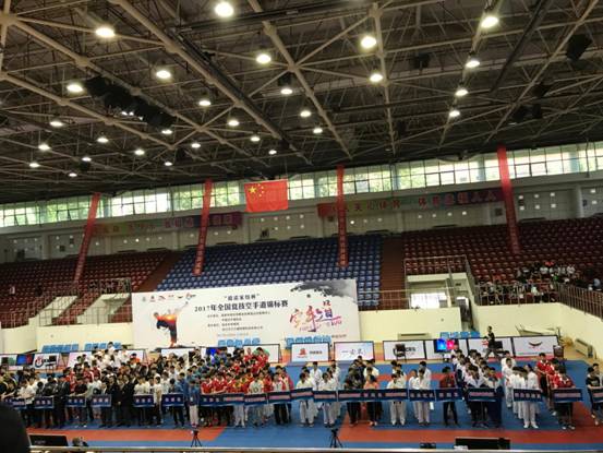 3DE0C88B494DFE546E7FD8F28531B285